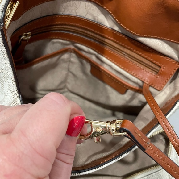 EUC Michael Kors bag - Picture 6 of 6